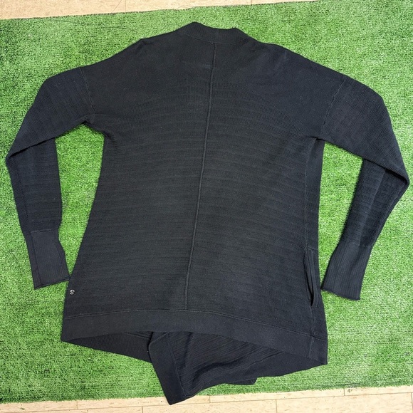 Lululemon Find Your Calm Wrap in Black, Size L ? - Picture 3 of 10